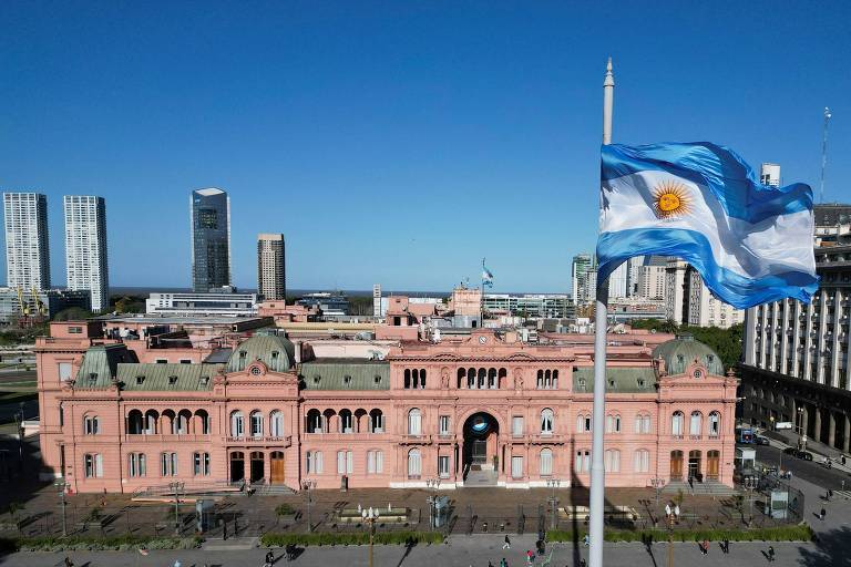 Argentina tem ameaça de bomba na Casa Rosada em dia de eleições, diz jornal - Luis Robayo/AFP