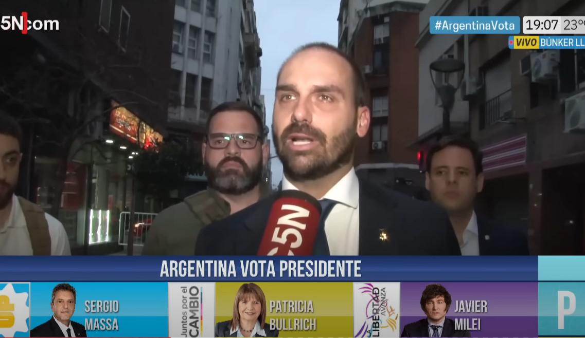 TV argentina tira Eduardo Bolsonaro do ar e detona discurso pró-armas  - Canal 5 Notícias/Reprodução