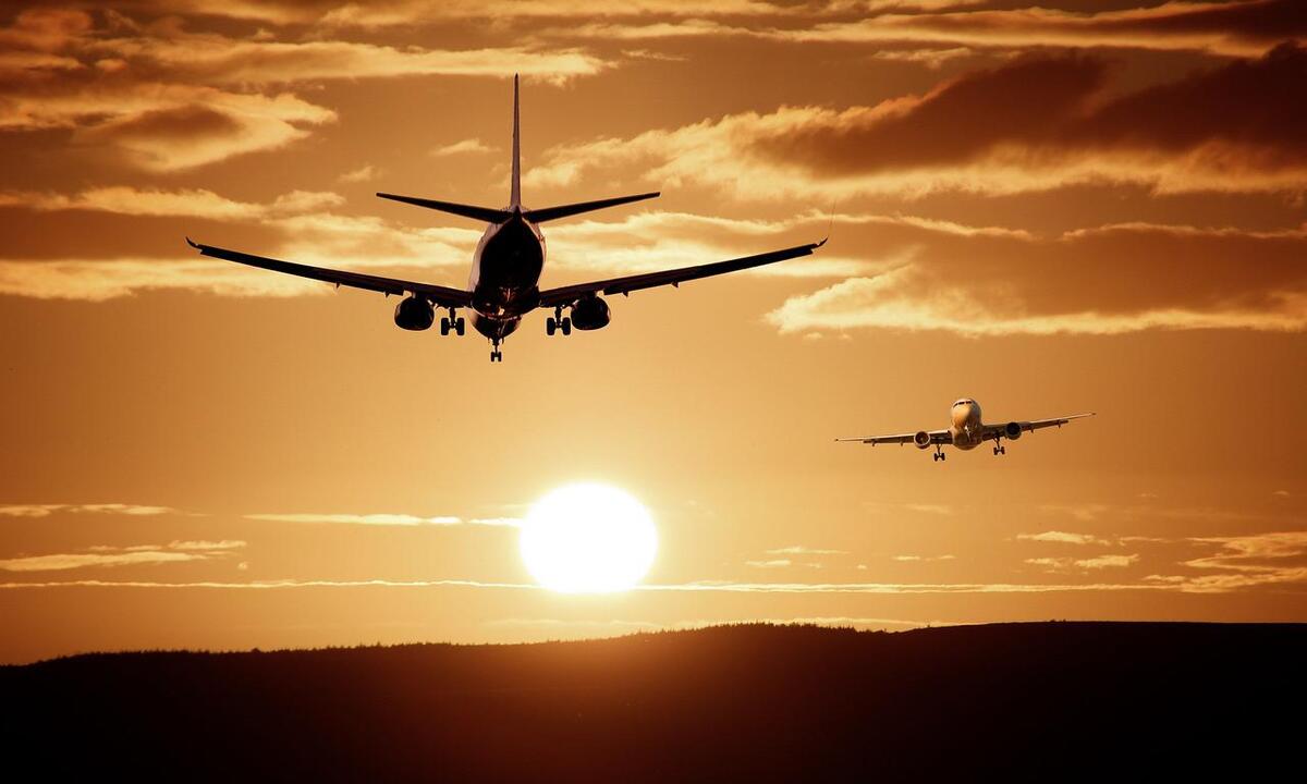 Piloto tenta desligar motores de avião com mais de 80 passageiros e é preso - Pixabay/Reprodução