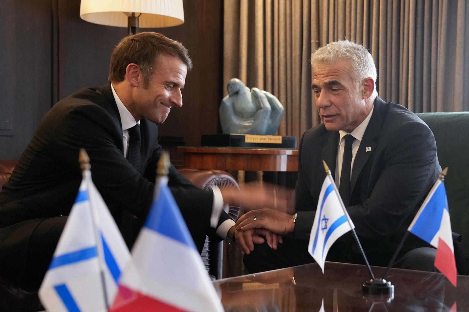 Macron propõe em Israel uma coalizão internacional contra o Hamas - Christophe Ena / POOL / AFP