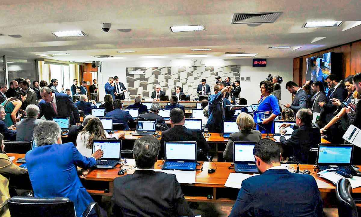 Desoneração da folha de pagamentos vai hoje a plenário - Roque de Sá/Agência Senado