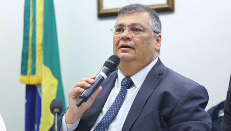 Dino sobre uso das Forças Armadas no RJ: 'Decisão está na mesa de Lula'
