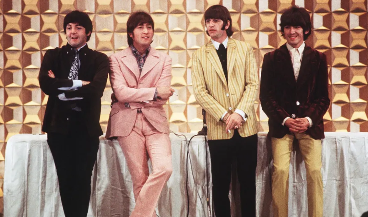 Beatles anunciam música inédita com John Lennon e documentário - AFP