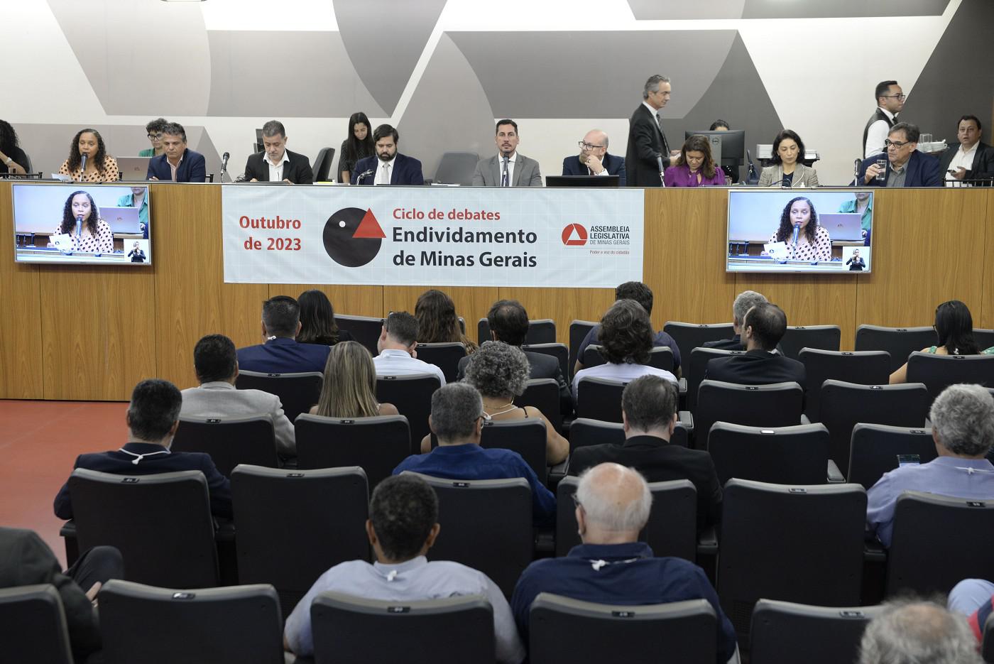 ALMG: deputados recebem especialistas para discutir endividamento de Minas - Clarissa Barçante/ALMG