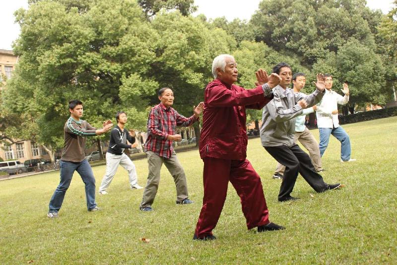 Parkinson: arte marcial chinesa ajuda a combater rigidez da doença - (Xie Bingcan/Divulgação)
