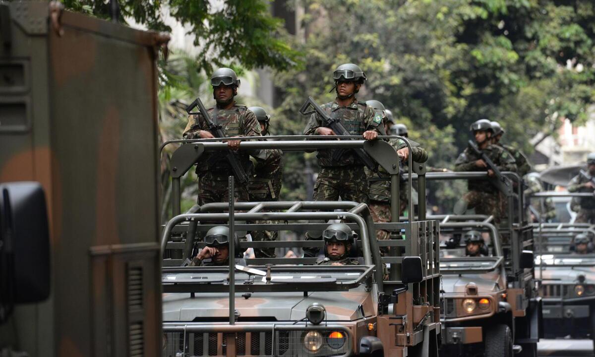 Exército quer prisão de mais 2 militares no caso do furto de metralhadoras - Túlio Santos/EM/D.A Press