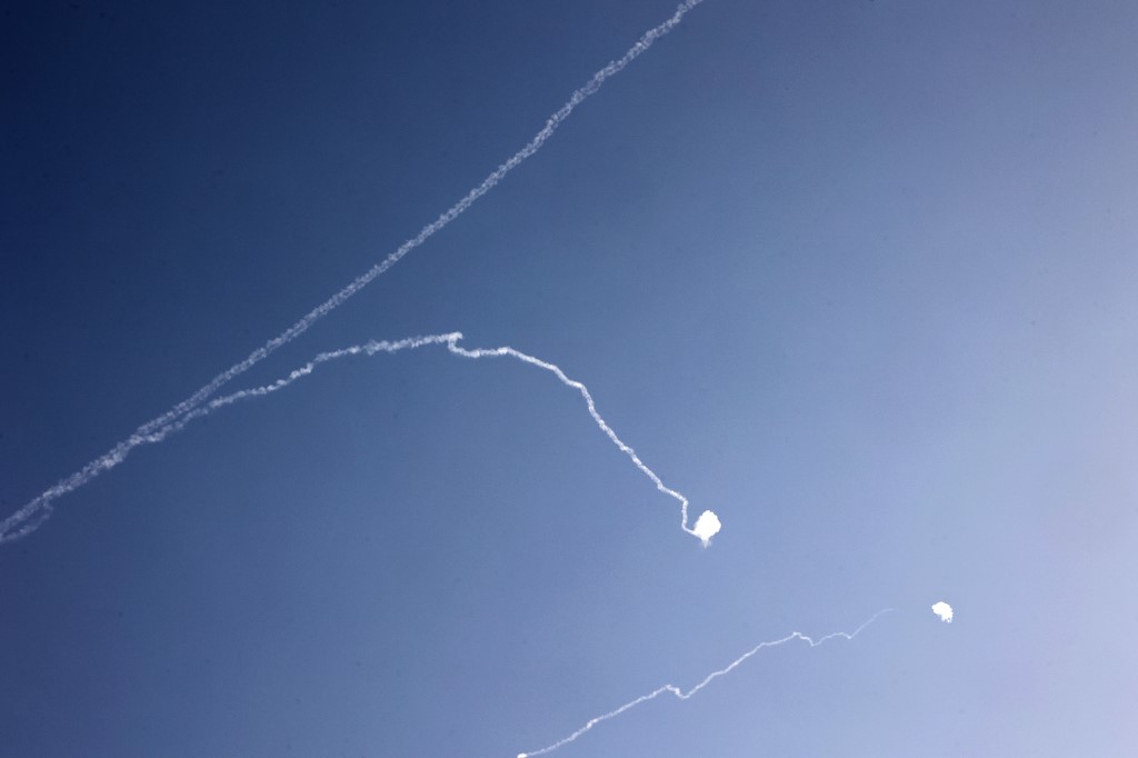 Israel afirma ter interceptado 'míssil' vindo da região do mar Vermelho - GIL COHEN-MAGEN / AFP
