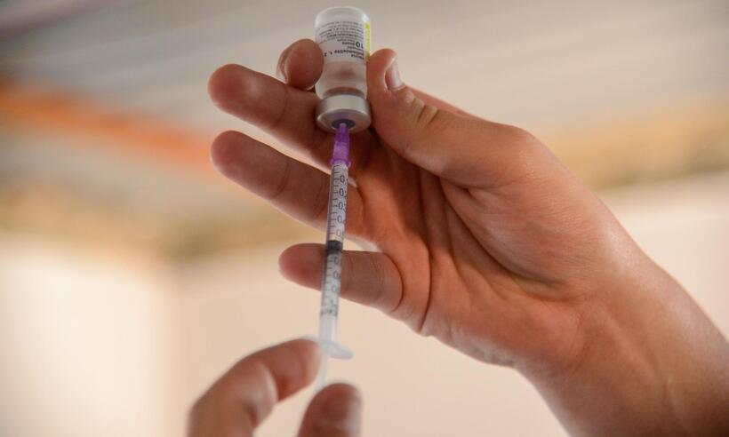 Vacinação contra COVID será anual para crianças e grupos prioritários